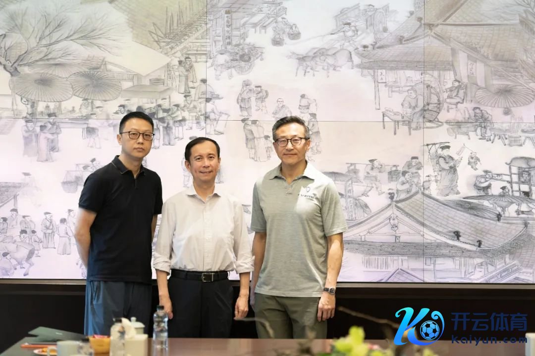 6月20日,张勇与蔡崇信、吴泳铭负责启动交代。图片开始:阿里巴巴官微